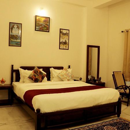 Tripli Udaipur Hotel Kültér fotó