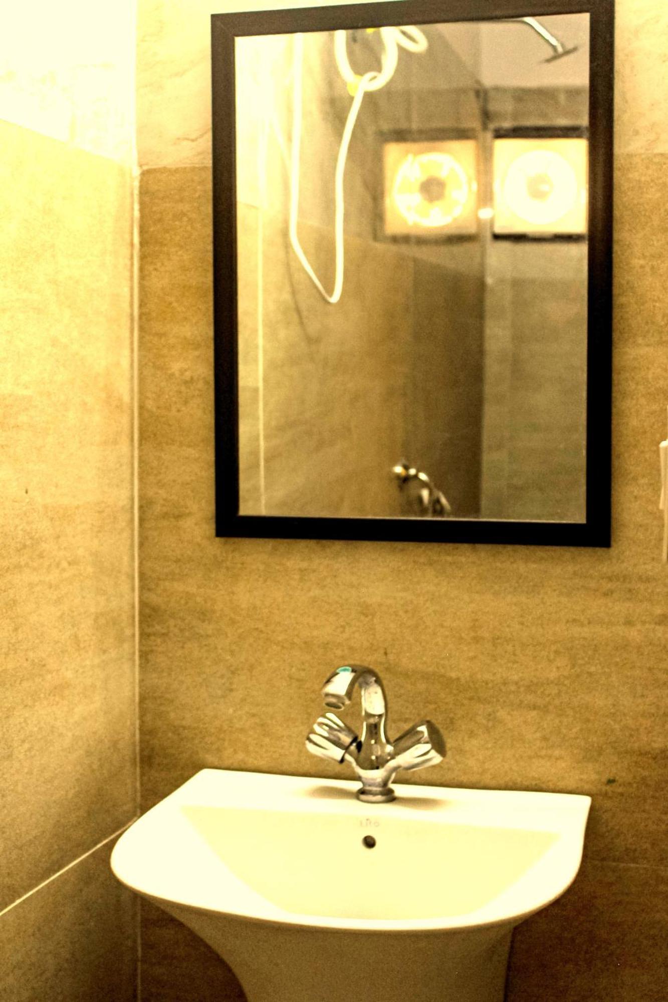 Tripli Udaipur Hotel Kültér fotó