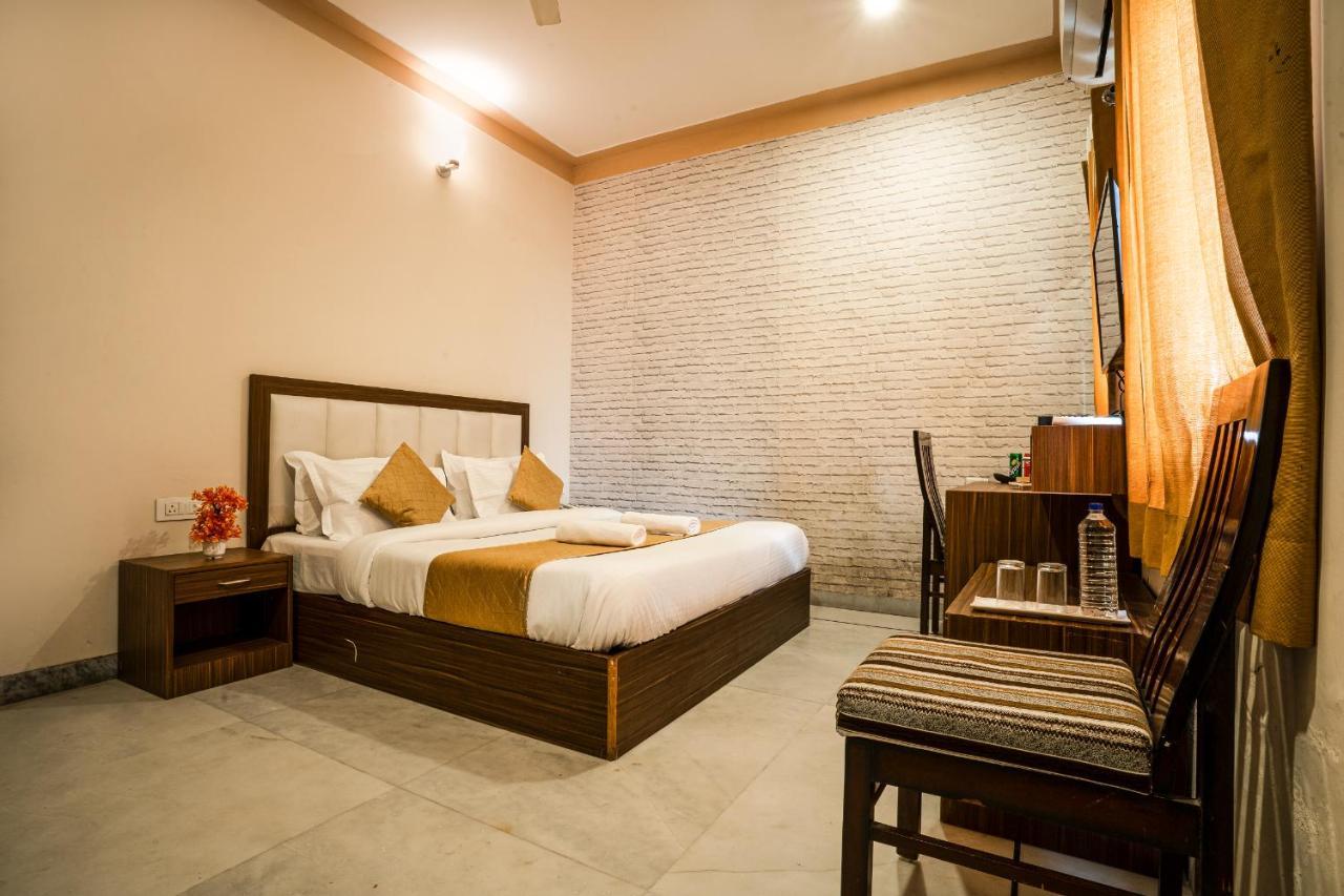 Tripli Udaipur Hotel Kültér fotó