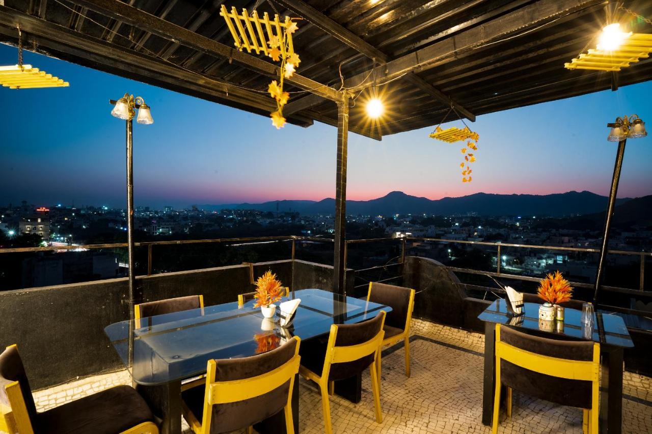Tripli Udaipur Hotel Kültér fotó