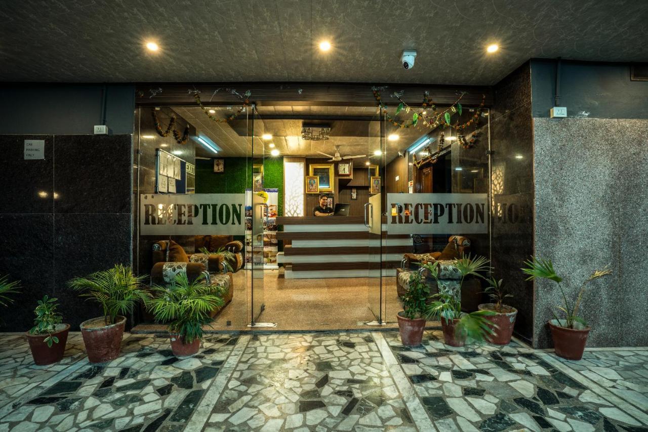 Tripli Udaipur Hotel Kültér fotó