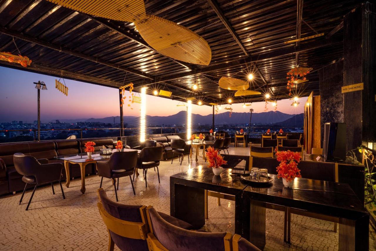 Tripli Udaipur Hotel Kültér fotó