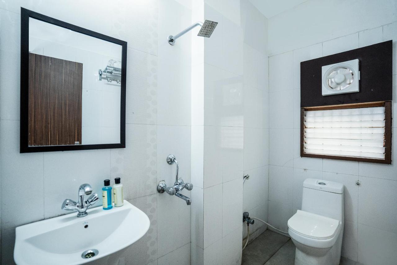Tripli Udaipur Hotel Kültér fotó