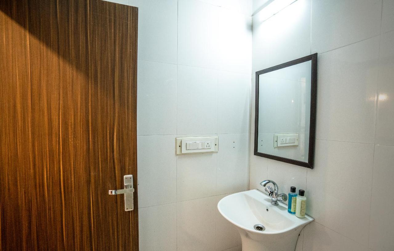 Tripli Udaipur Hotel Kültér fotó