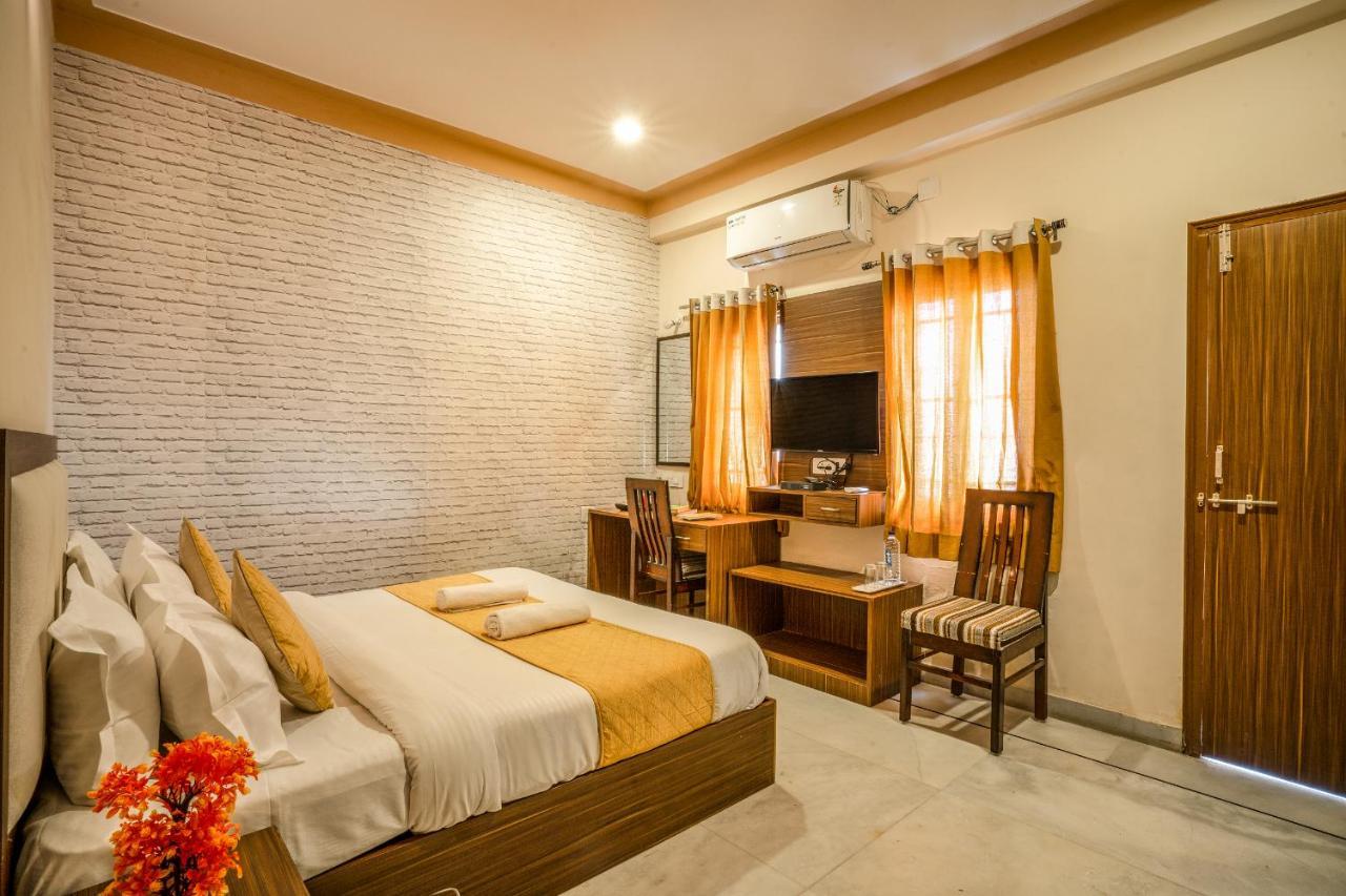 Tripli Udaipur Hotel Kültér fotó