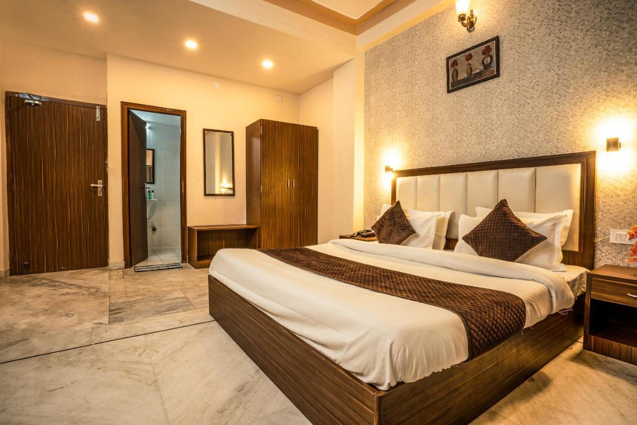 Tripli Udaipur Hotel Kültér fotó