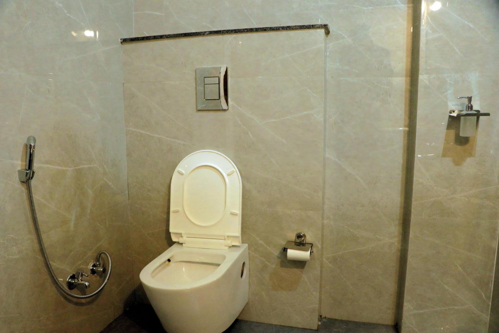 Tripli Udaipur Hotel Kültér fotó