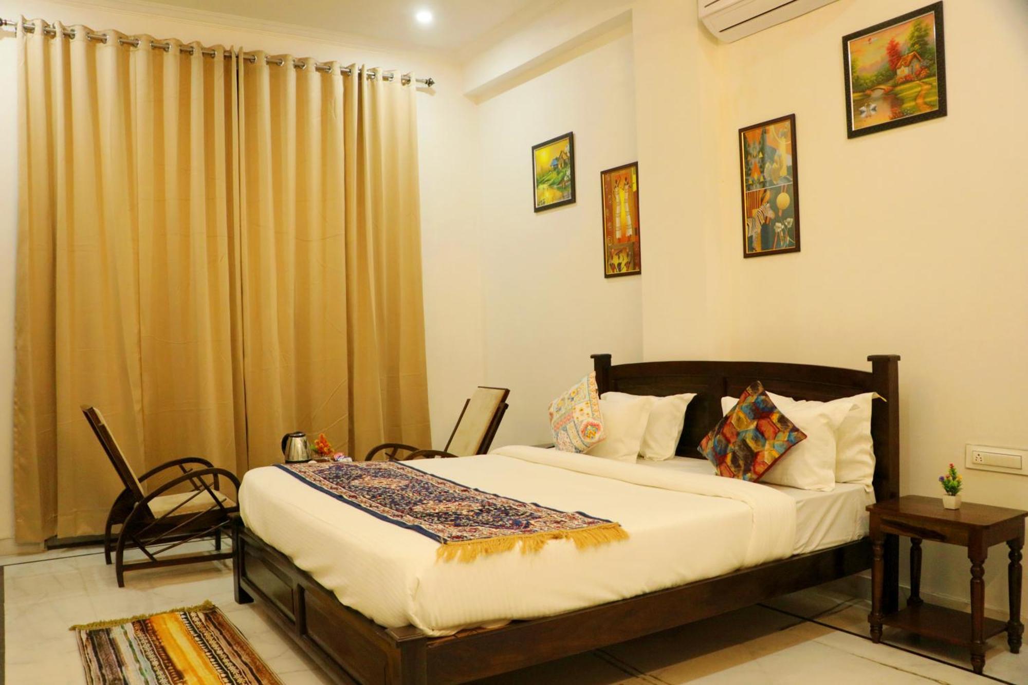 Tripli Udaipur Hotel Kültér fotó